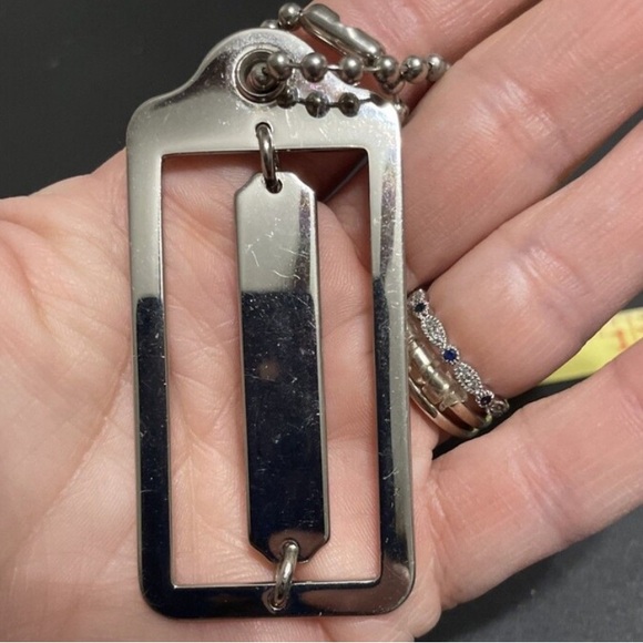 Coach Silver tone C O A C H Bar Hangtag EUC - Picture 6 of 6